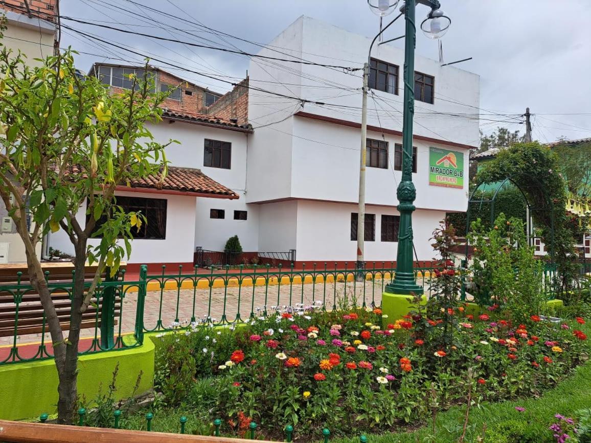 Mirador Backpackers B&B Уарас Екстер'єр фото