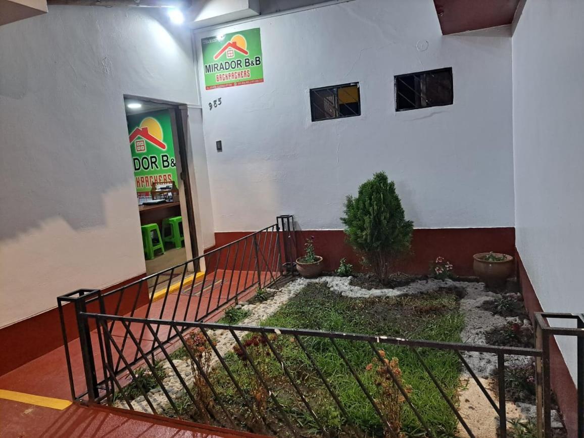 Mirador Backpackers B&B Уарас Екстер'єр фото